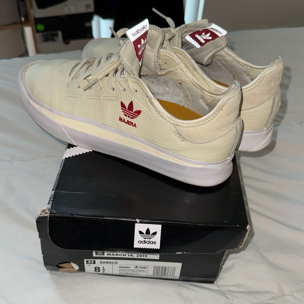 Rare Adidas Sabalo M8.5/W10